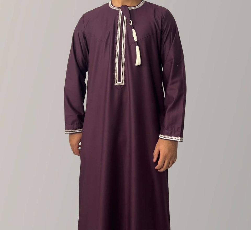Solid Color Round Neck Embroidered Thick Tassel Oman Gowns Saudi Arabia Men