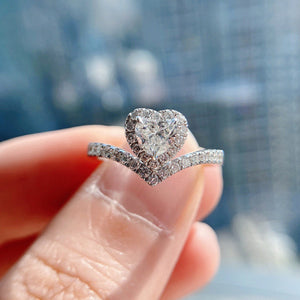 Simple V-shaped Heart-shaped Zircon Ring For Women