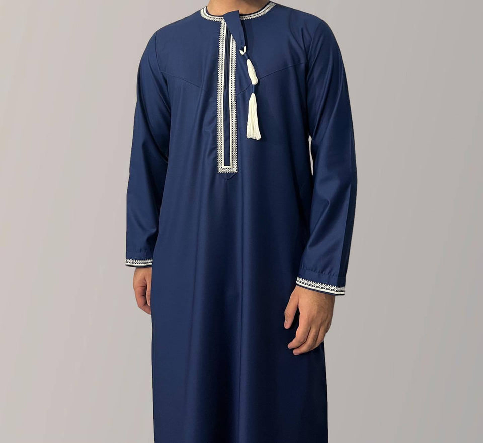 Solid Color Round Neck Embroidered Thick Tassel Oman Gowns Saudi Arabia Men