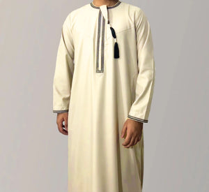 Solid Color Round Neck Embroidered Thick Tassel Oman Gowns Saudi Arabia Men