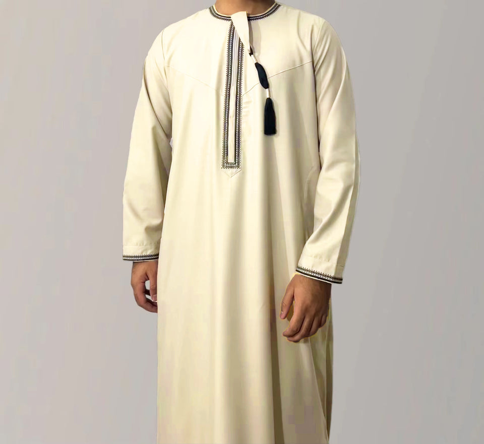Solid Color Round Neck Embroidered Thick Tassel Oman Gowns Saudi Arabia Men